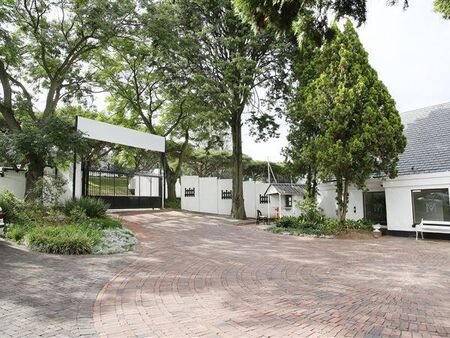 1 Bedroom Apartment in Bryanston