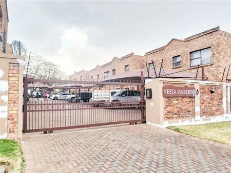 3 Bedroom Apartment in Naturena