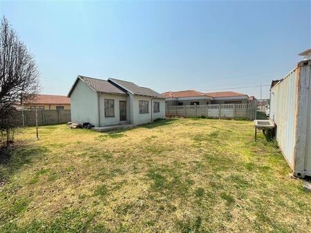 3 Bedroom House in Katlehong