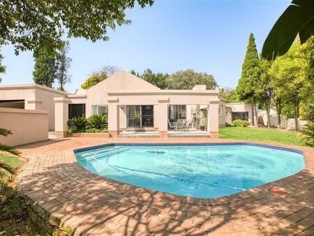 4 Bedroom House in Douglasdale