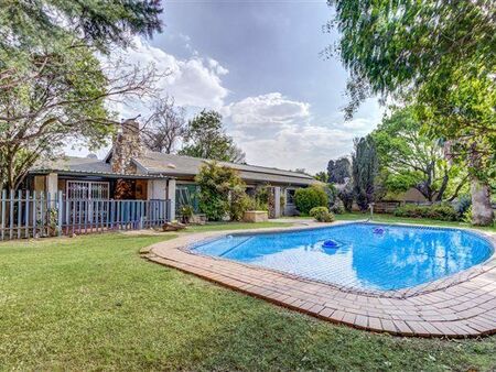 3 Bedroom House in Aston Manor