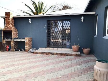 3 Bedroom House in Brakpan Central