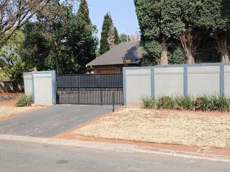 3 Bedroom House in Sunward Park