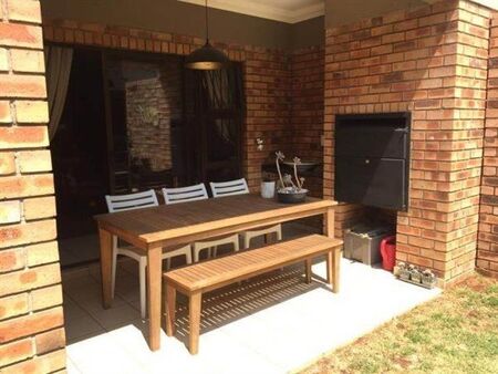 2 Bedroom Apartment in Ravenswood