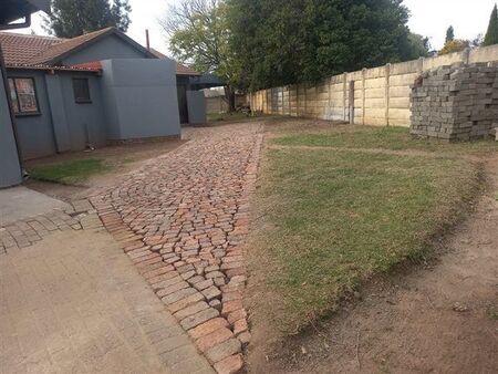 3 Bedroom House in Crystal Park