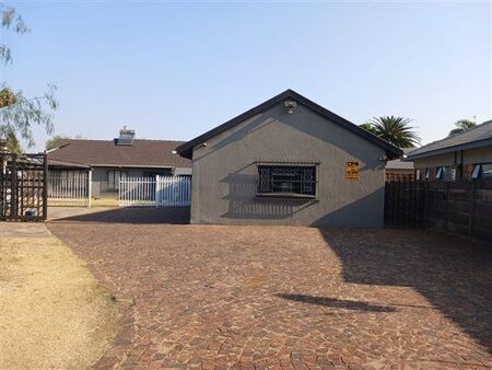 1 Bedroom Apartment in Brackenhurst