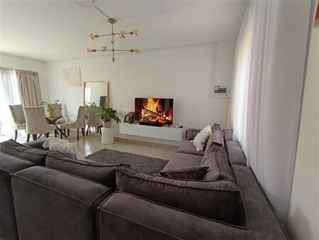 3 Bedroom House in Kosmosdal