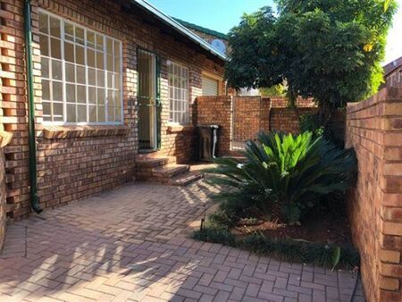 2 Bedroom House in Hennopspark