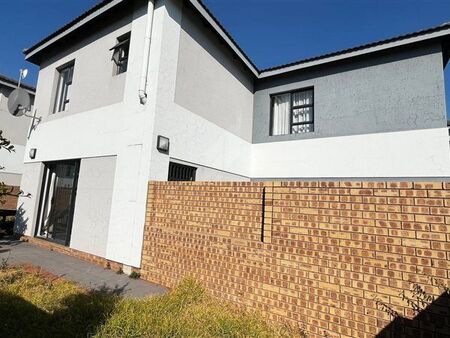 3 Bedroom House in Thatchfield