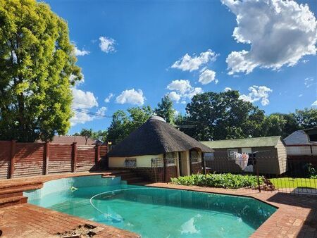 1 Bedroom Apartment in Rooihuiskraal