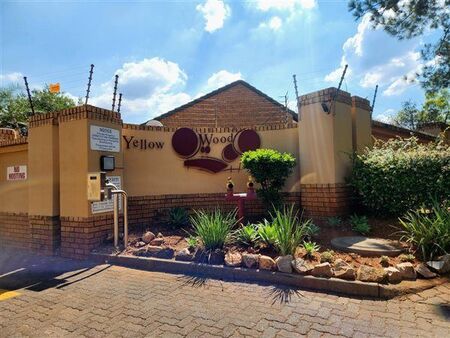 2 Bedroom Apartment in Die Hoewes