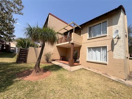 2 Bedroom Apartment in Die Hoewes