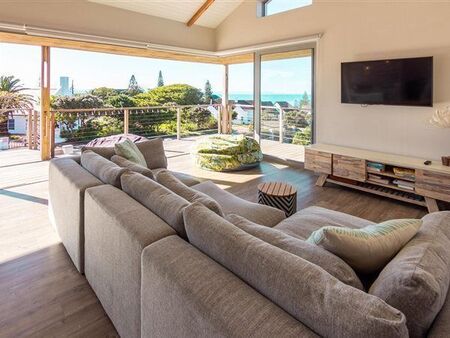 4 Bedroom House in St Francis Bay