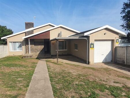 3 Bedroom House in Sunny Ridge