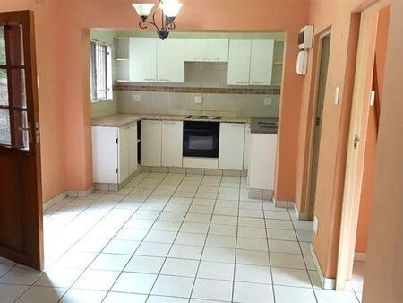 3 Bedroom Apartment in Cowies Hill Park