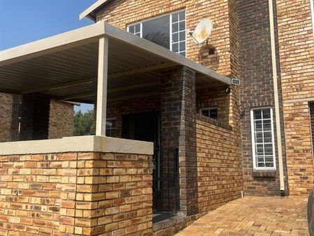 4 Bedroom Townhouse in Ruimsig