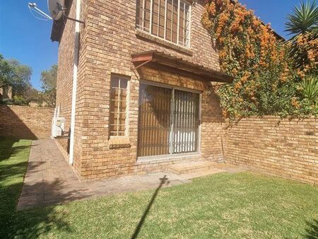 2 Bedroom Apartment in Wilgeheuwel