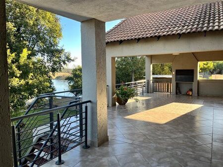4 Bedroom House in Sable Hills Waterfront Estate
