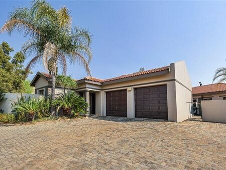 2 Bedroom Townhouse in Silver Lakes Golf Estate