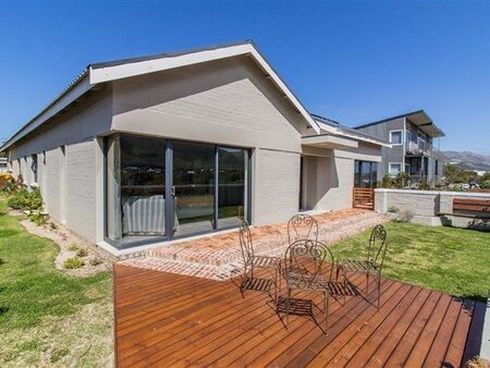3 Bedroom House in Bettys Bay