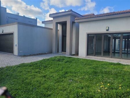 4 Bedroom House in Parklands North