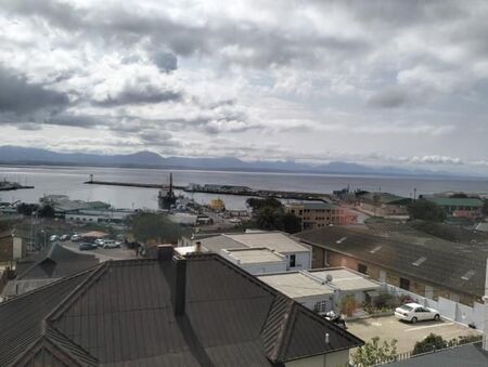 1 Bedroom Apartment in Mossel Bay Central