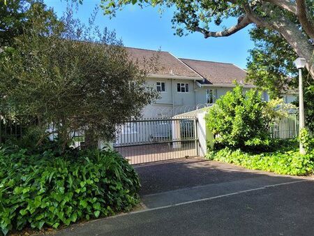 3 Bedroom Apartment in Wynberg Upper