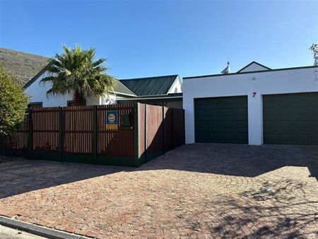3 Bedroom House in Capri