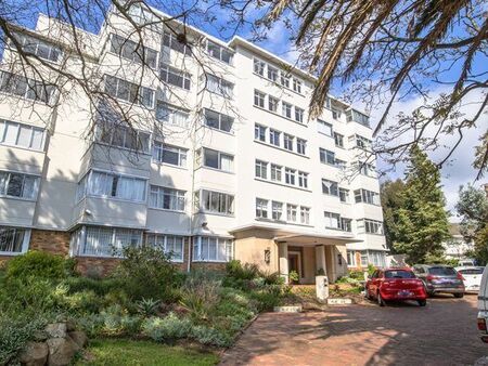 2 Bedroom Apartment in Kenilworth Upper