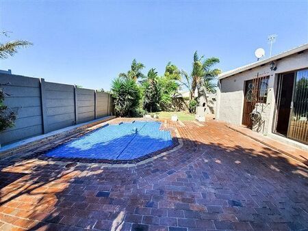 3 Bedroom House in Edgemead