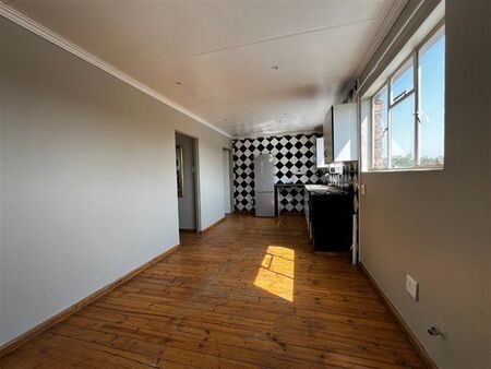 2 Bedroom Apartment in Hadison Park