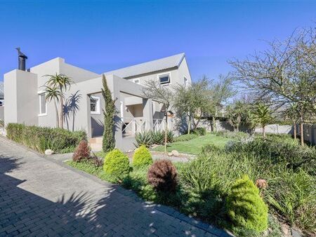 3 Bedroom House in Olive Grove