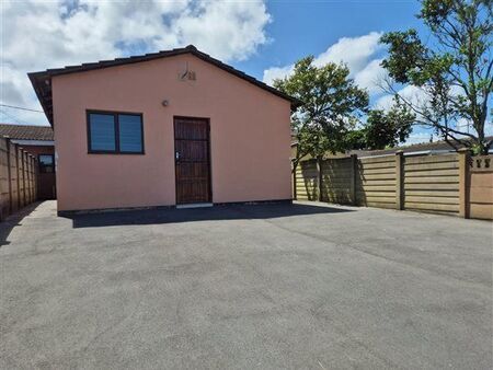 2 Bedroom House in Brackenham