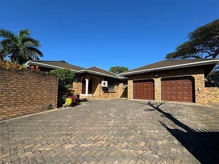 4 Bedroom House in Meerensee
