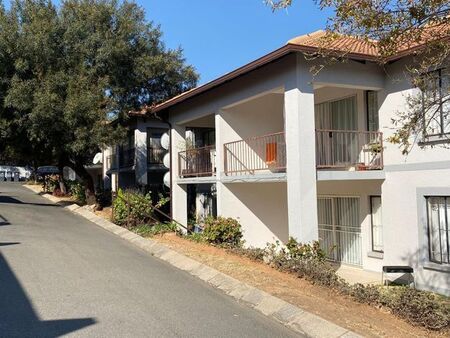 2 Bedroom apartment to rent in Wilgeheuwel, Roodepoort