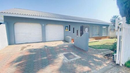 4 Bedroom house to rent in Uitsig, Bloemfontein