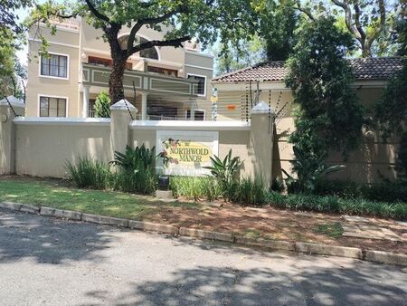 2 Bedroom apartment to rent in Saxonwold, Johannesburg