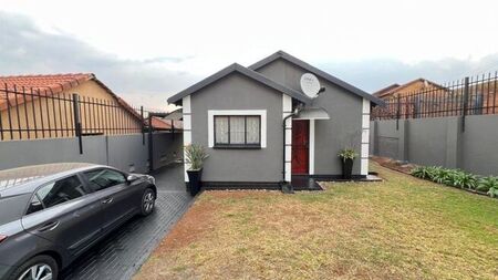 2 Bedroom house to rent in Philip Nel Park, Pretoria