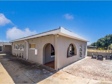 5 Bedroom House in Westdene