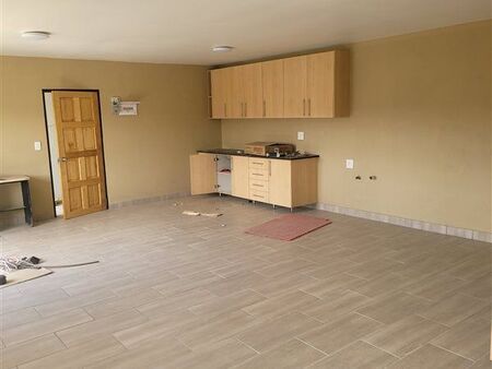 1 Bedroom Apartment in Mondeor