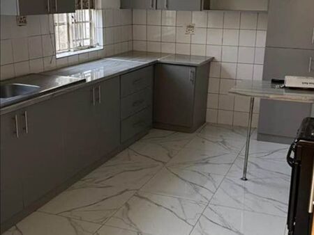 4 Bedroom House in Kensington