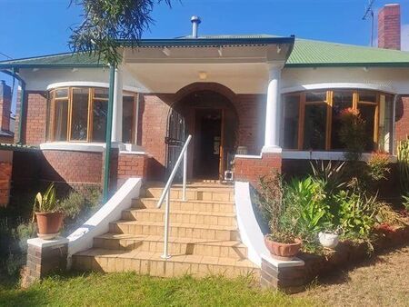 2 Bedroom House in Kensington