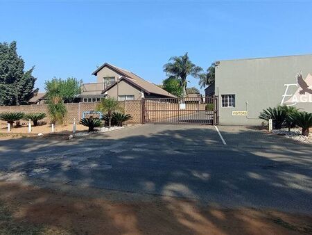 3 Bedroom Townhouse in Pomona