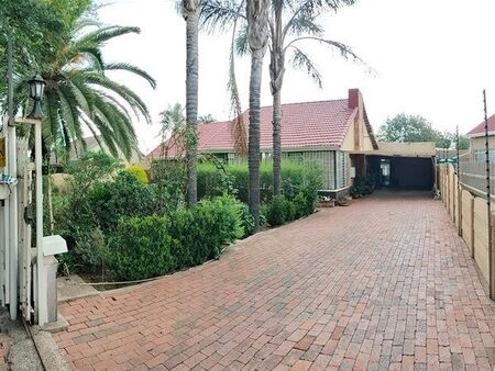 3 Bedroom House in Kempton Park Ext 3
