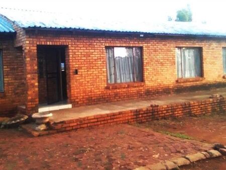 2 Bedroom House in Rensburg