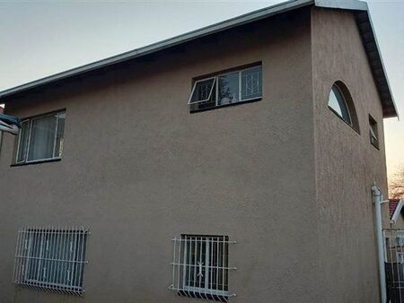 2 Bedroom Duplex in Highway Gardens