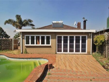 4 Bedroom House in Sunnyridge