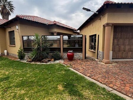 3 Bedroom House in Minnebron