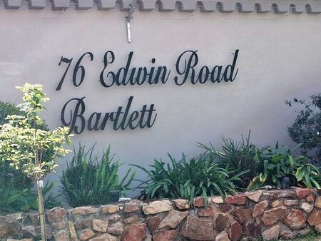 3 Bedroom Simplex in Bartlett