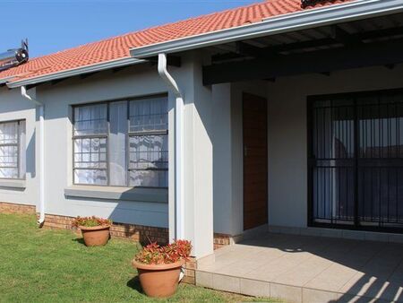 3 Bedroom Simplex in Monavoni